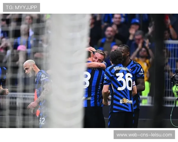 迪马尔科角球精准助攻,比塞克头球破门瞬间 迪马尔科角球精准助攻,比塞克头球破门瞬间